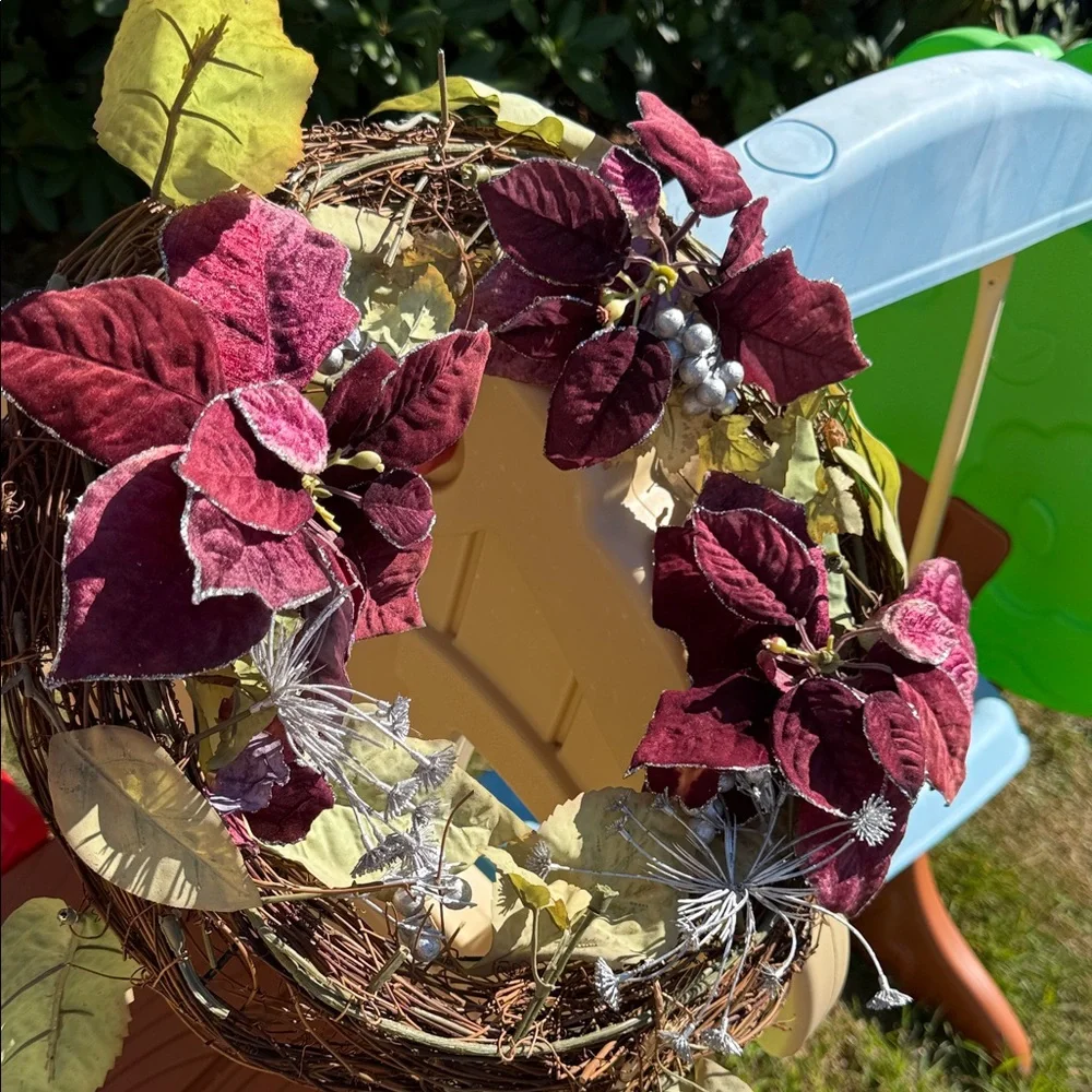 Festive GUC Burgundy and Gold Holiday Wreath Missing a couple flowers